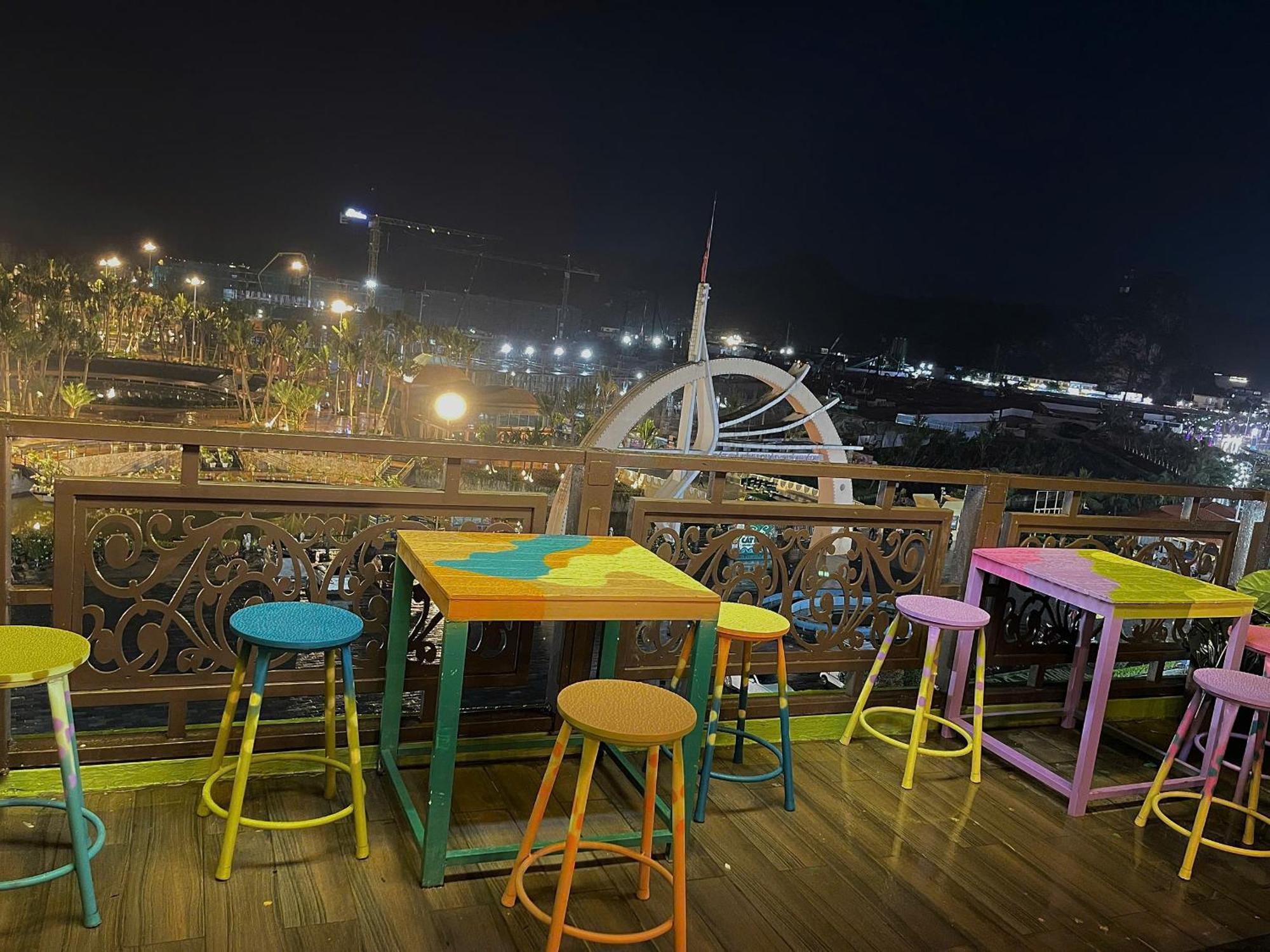 Catba Pod Hostel - Restaurant And Rooftop Bar Dong Khe Sau Dış mekan fotoğraf